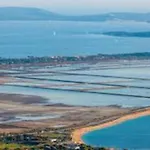 La Tour Fondue Vue Grand T2 Face A Porquerolles Drap Serviette Non Fournis Appartement