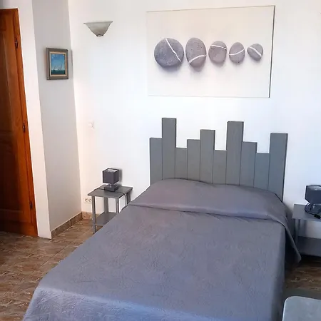 La Tour Fondue Vue Grand T2 Face A Porquerolles Drap Serviette Non Fournis Appartement *