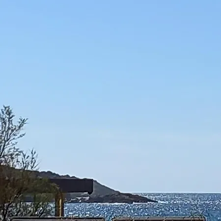 La Tour Fondue Vue Grand T2 Face A Porquerolles Drap Serviette Non Fournis Appartement *
