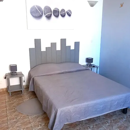 La Tour Fondue Vue Grand T2 Face A Porquerolles Drap Serviette Non Fournis Lejlighed Hyères
