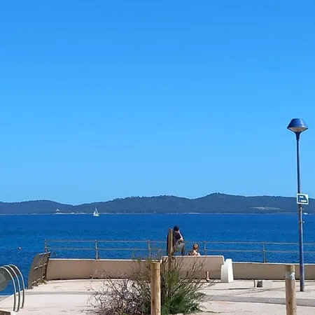 La Tour Fondue Vue Grand T2 Face A Porquerolles Drap Serviette Non Fournis Apartment Hyères