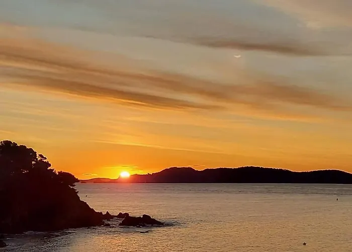 La Tour Fondue Vue Grand T2 Face A Porquerolles Drap Serviette Non Fournis Lejlighed