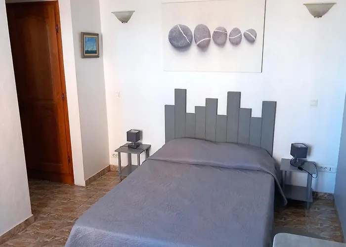 La Tour Fondue Vue Grand T2 Face A Porquerolles Drap Serviette Non Fournis Lejlighed